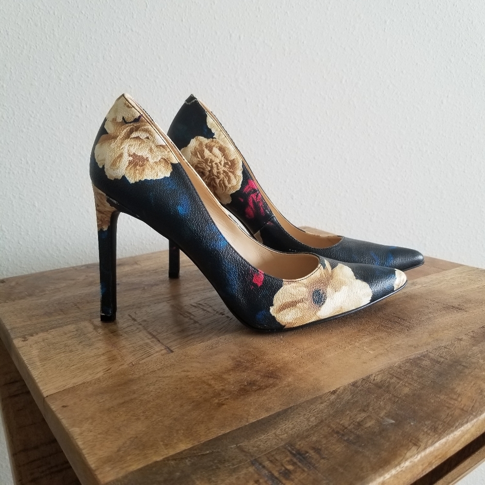 Beautiful Floral Print Heels